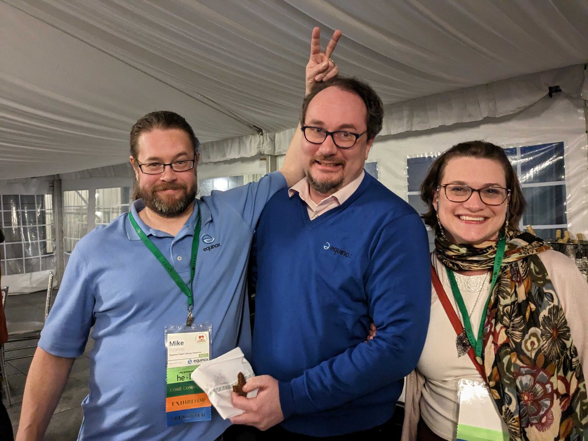 EquinoxOLI's tweet photo. Happy Friday from #evgils23! See you tomorrow! ๐บ @spaceisntsyntax @gmcharlt @andreabneiman #evgils #equinox #libraryOSS #community #conferences https://t.co/zwo7ZhrdO6