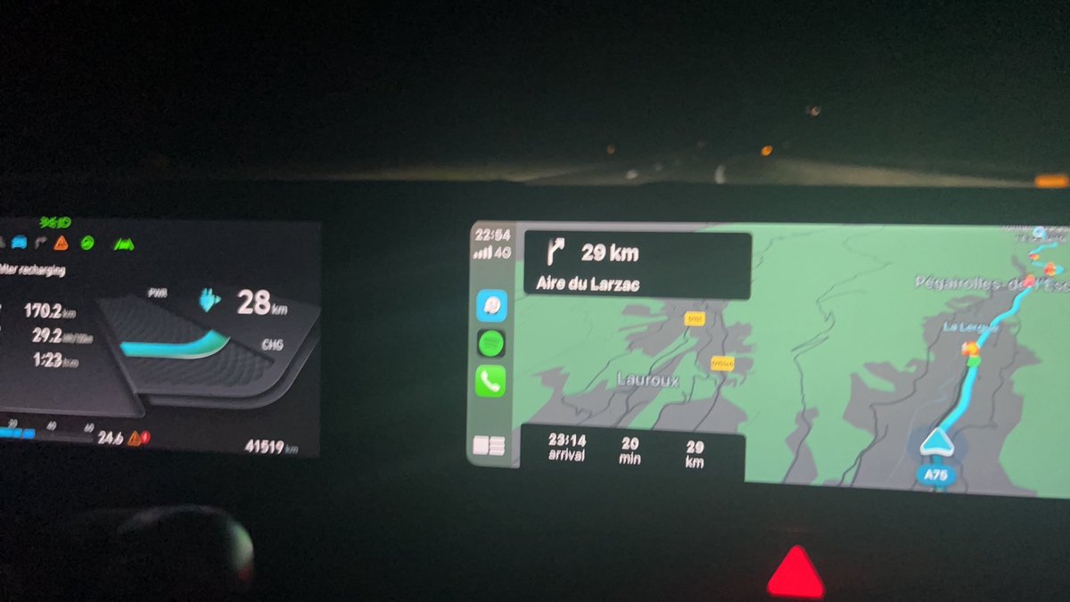 electricfelix's tweet photo. With 71 to go he had 5 km margin of error
then he shows @gaugericus and I a GoM of 28, and 29 to go
minutes later, with 23 km to go the GoM shows 19 km
WELCOME TO THE HYUNDAI SHOW
Good luck mate!
#hypermiling mode ENGAGED https://t.co/1IbCGRIkiB