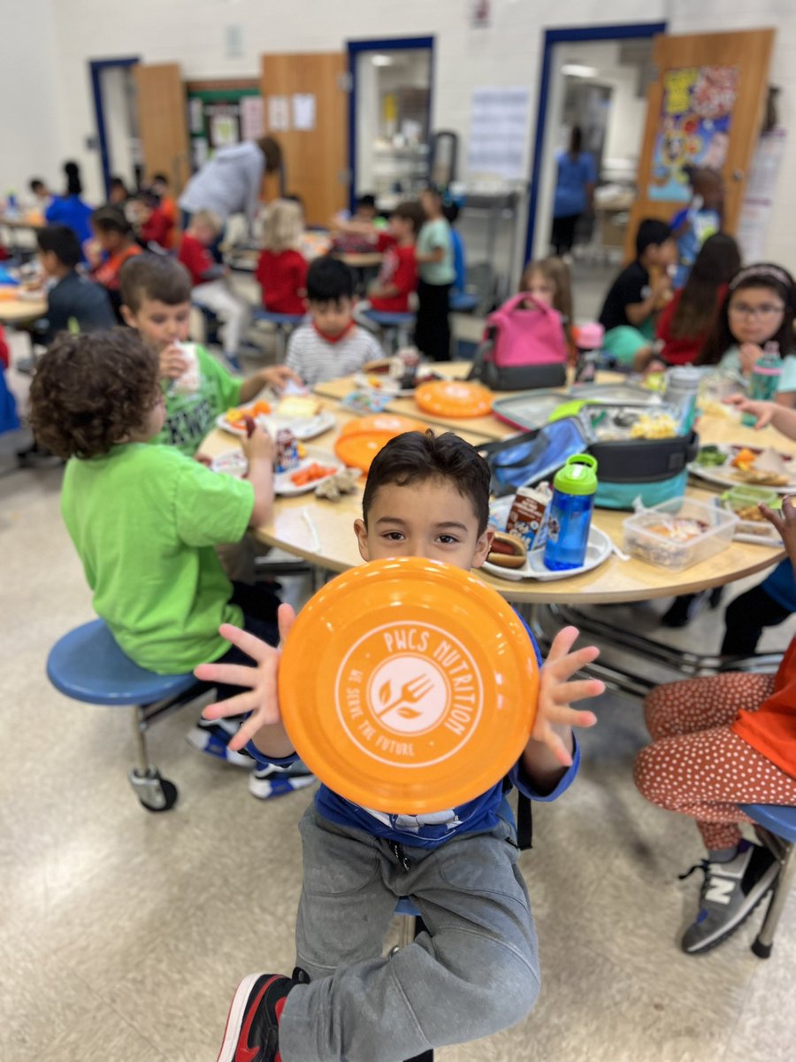 EpolitoMs's tweet photo. Field day fun at lunch! The kids loved the frisbees! 
@PWCSNutrition @KyleRWilsonES @gmhernandez12 https://t.co/cjIZUYInbK