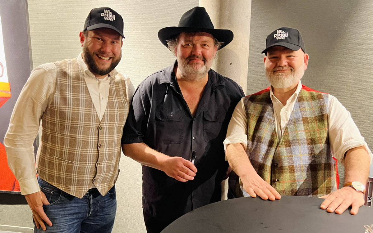 ‘Wie döt ons wat’…Prof &amp; Prof 🧢&amp;🧢 op fietse 🚲 bij <a href="/DanielLohues/">Daniel Lohues</a>. Van Limburg naar Twente via Drenthe ❗️#RechtisRond