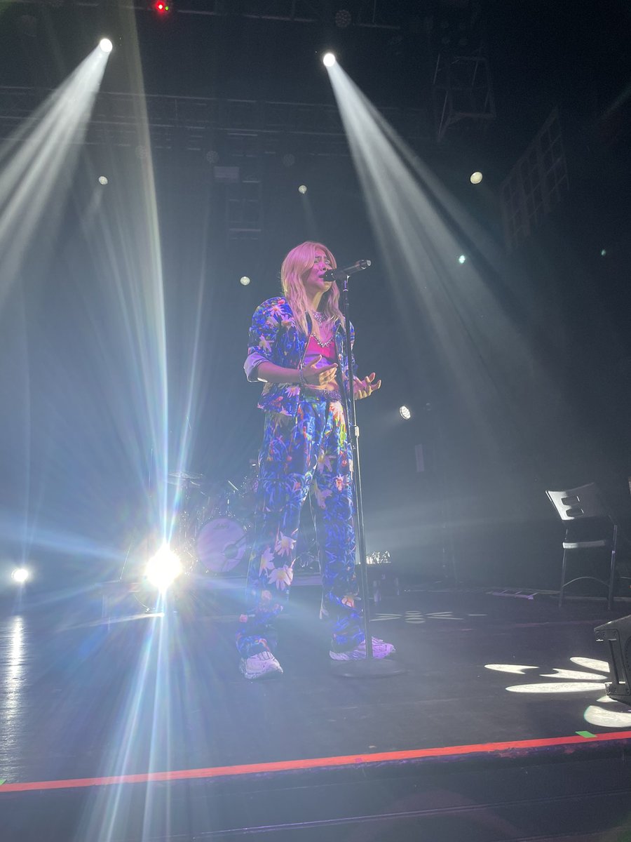 aad722's tweet photo. @HayleyKiyoko last night was magic! see you next week ❤️ https://t.co/KToxWnXqqp