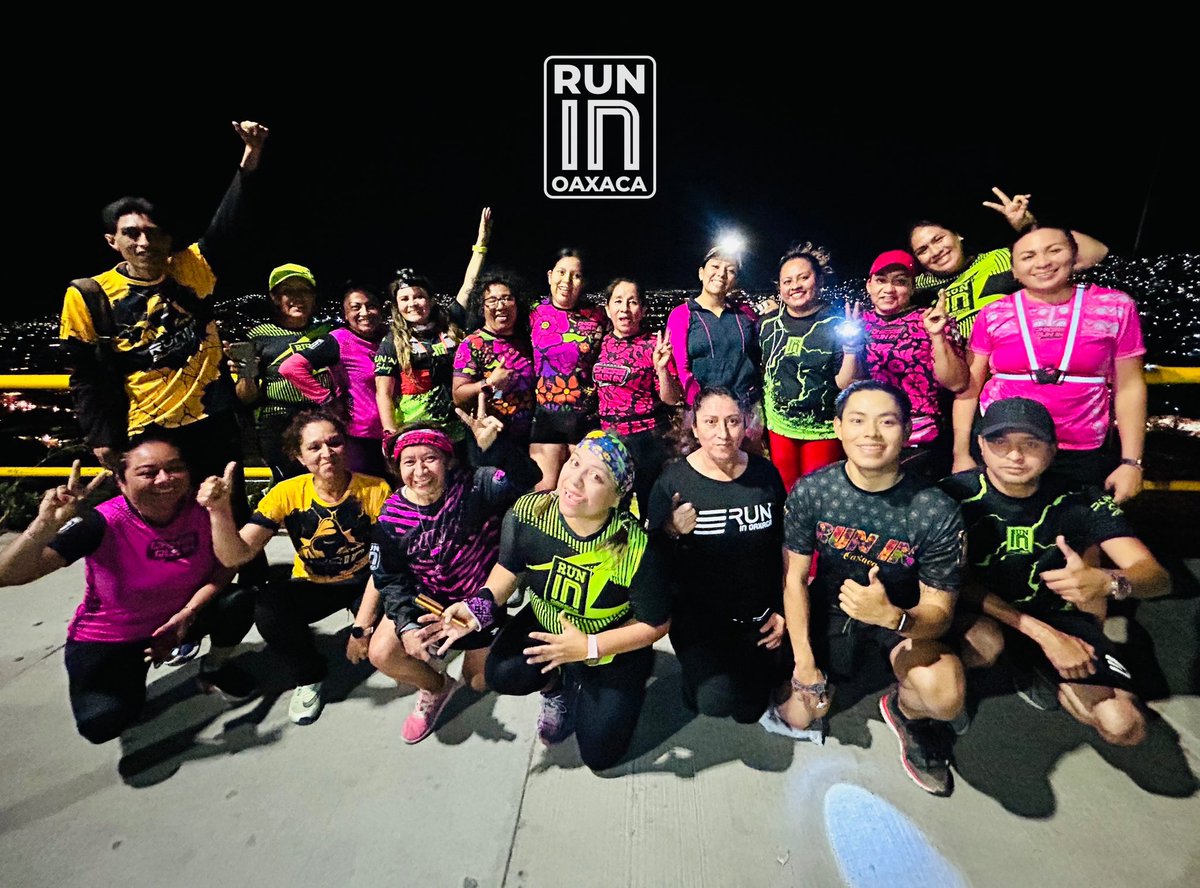 RunInOaxaca's tweet photo. ¡Así se vivió nuestra #RutaNochentera el día de ayer! 🏃🏻🌙🏃🏽‍♀️

Compartimos kilómetros con amigos y disfrutamos del recorrido. Una ruta un poco demandante pero llegamos a la meta juntos y nos llenó de satisfacción. 

#RunInOaxaca #RutaDeJueves #RunInBlack #PegateALoBueno https://t.co/zYSyxNCbtL
