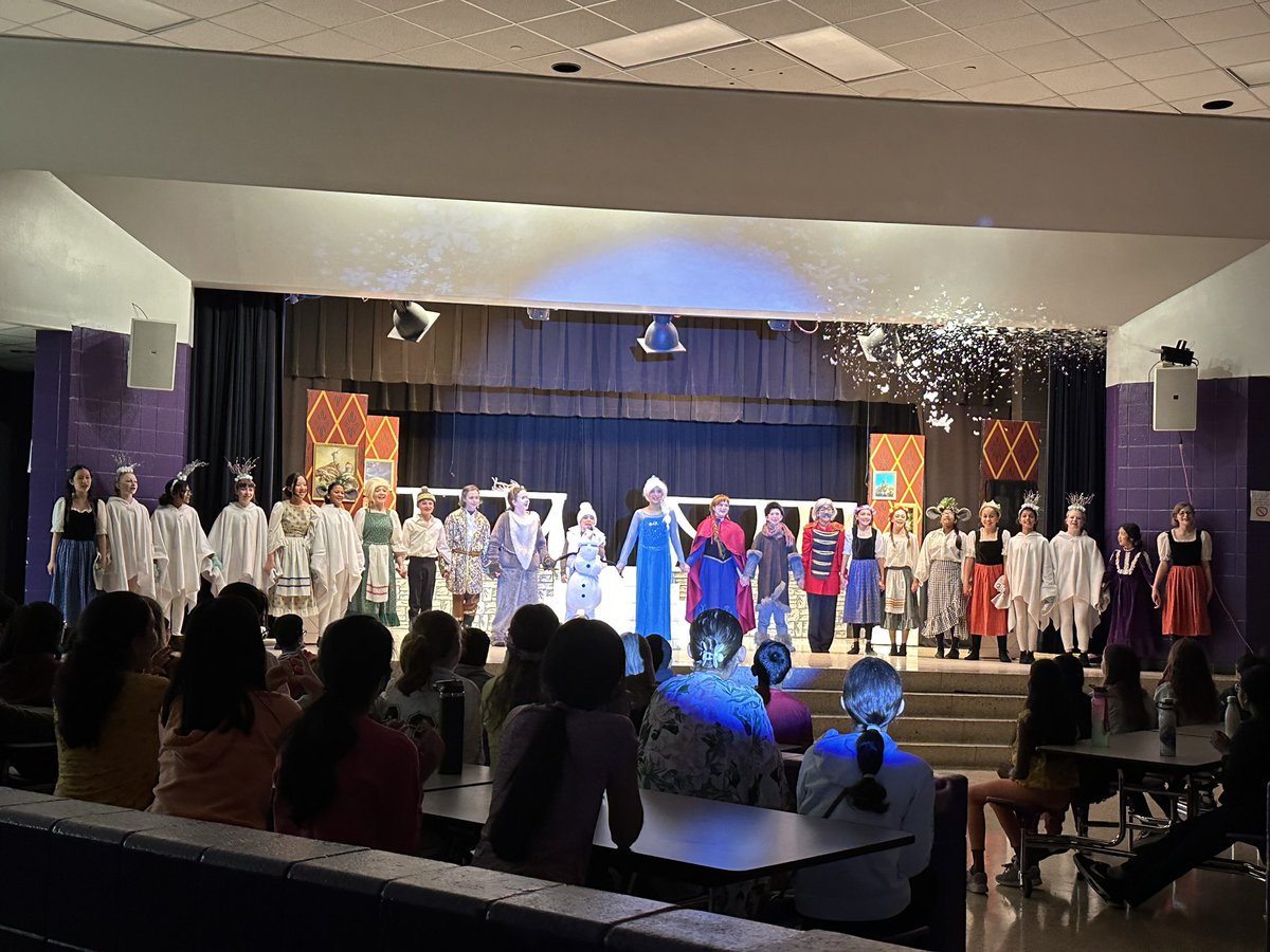 jmorris2's tweet photo. Outstanding performance of Frozen Jr. by the BPMS Drama Club.  Congratulations @msheldbpms and students.  ☃️❄️. https://t.co/o5rffU39O4