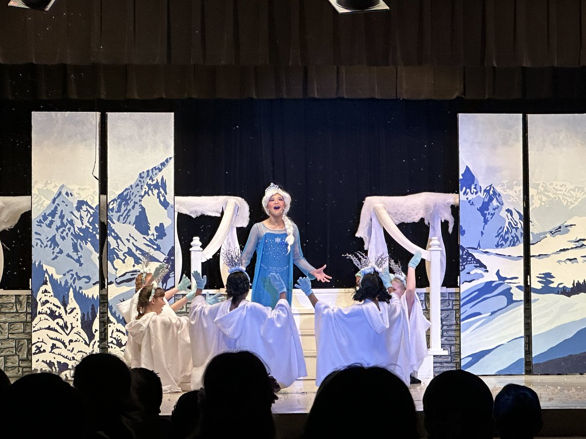 jmorris2's tweet photo. Outstanding performance of Frozen Jr. by the BPMS Drama Club.  Congratulations @msheldbpms and students.  ☃️❄️. https://t.co/o5rffU39O4