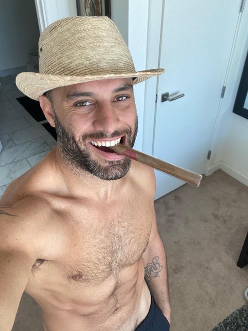 Should I wear this hat in my next video? 🤔 https://t.co/hZaJRgu0fu