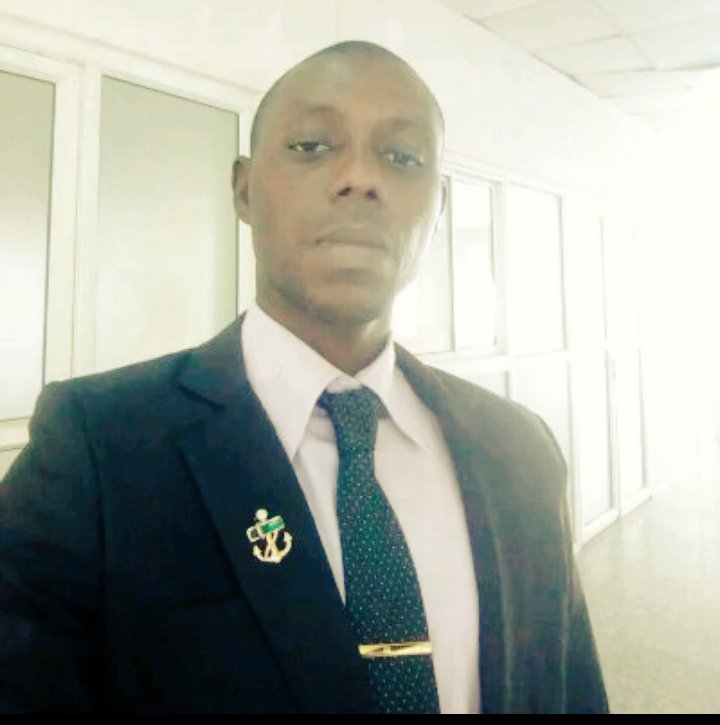 PHEMYMORE's tweet photo. @RemiSedick @DokunOjomo I hope you didn't forget that Peter Obi was in that same UK last year to give a speech at #Chatam house.
Looking at your #DP, and the way you knot your tie, I reserved my comment. https://t.co/48N8V50F4g