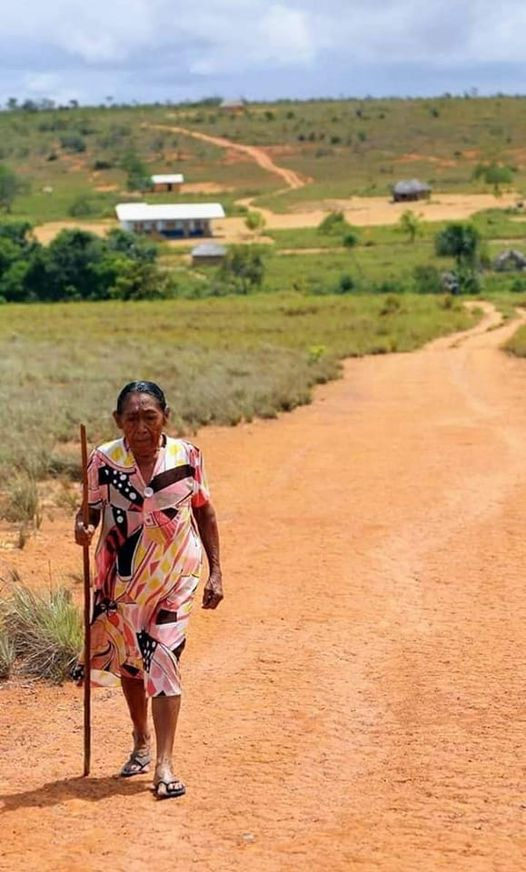 AntroCanal's tweet photo. Los esequibanos esperan por nosotros.... ese pueblo originario que padece de una voraz Guyana que destruye su hábitat a través de codiciosas transnacionales #28Abr #MiMapa 

Es imperativo prestar atención a sus habitantes MÁS QUE AL TERRITORIO! https://t.co/u2Th0JF2sY
