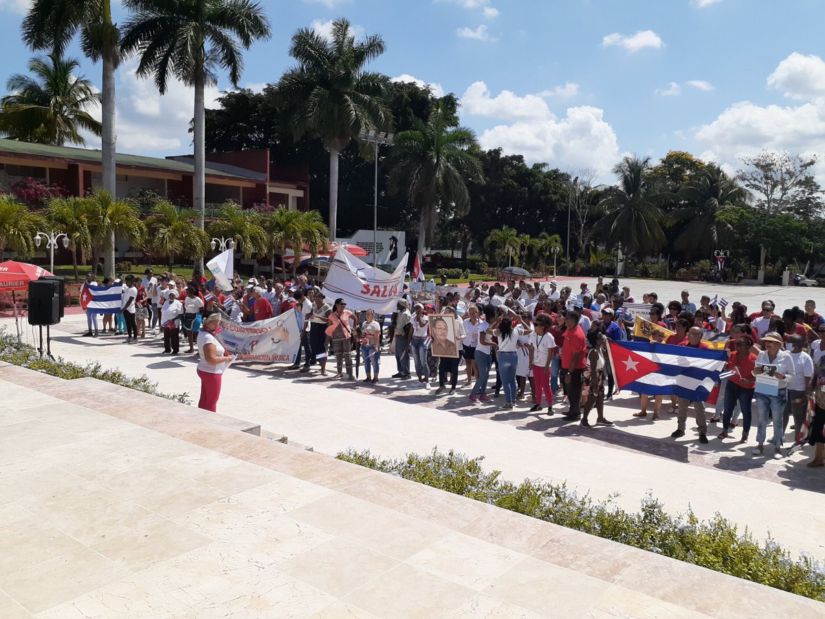 cabrera_laza's tweet photo. Delegación de UNISON, Inglaterra participaron junto a los trabajadores en la Unidad Central de Cooperación Médica y la presencia de la Viceministra @TaniaMCruzHdez         en la celebración por el #1DeMayo. #ALaPatriaManosYCorazón https://t.co/UnPTPNjlk2
