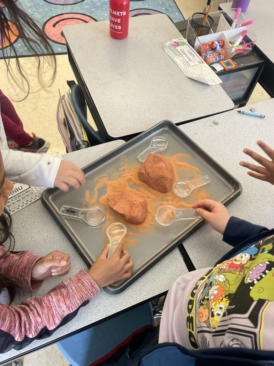 1stWithDussi's tweet photo. Today we explored rocks &amp; sand I brought back from some National Parks in Utah, &amp; made our own “Shaker Lane National Parks,” using the cutest mini mason jars!

I was so thrilled hearing their excitement today just being able to explore &amp; enjoy 🫶🏻⛰️🪨

#ShakerLane #Exploration https://t.co/Krqj3yuSZU
