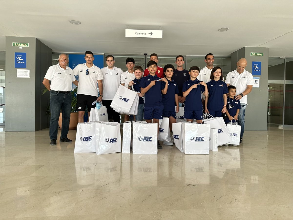 Viaje especial a Murcia para visitar a los niños y niñas del Hospital Virgen de la Arrixaca. Gracias a <a href="/a_carrasco9/">Andres Carrasco</a> y a <a href="/RafaChumbi/">Rafa Fdez ''Chumbi''</a> por acompañarnos y a la Escuela Afe de Murcia por promover estos valores entre los niños

youtu.be/hgTEwBx_tSo