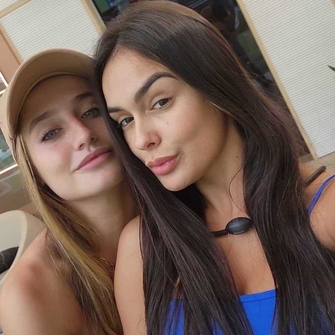 carioca_leonina's tweet photo. Imagina não poder AMAR essas meninas porque não é conveniente para a lacração seletiva? Amadas sim, Queridas sim, Fenômenos sim, Pós de Milhões sim. Pronto, falei. ❤️ #BBB23 #Deserto #Brulari #Lamanda #Bruline #Brumanda https://t.co/HIWB8UjQfC