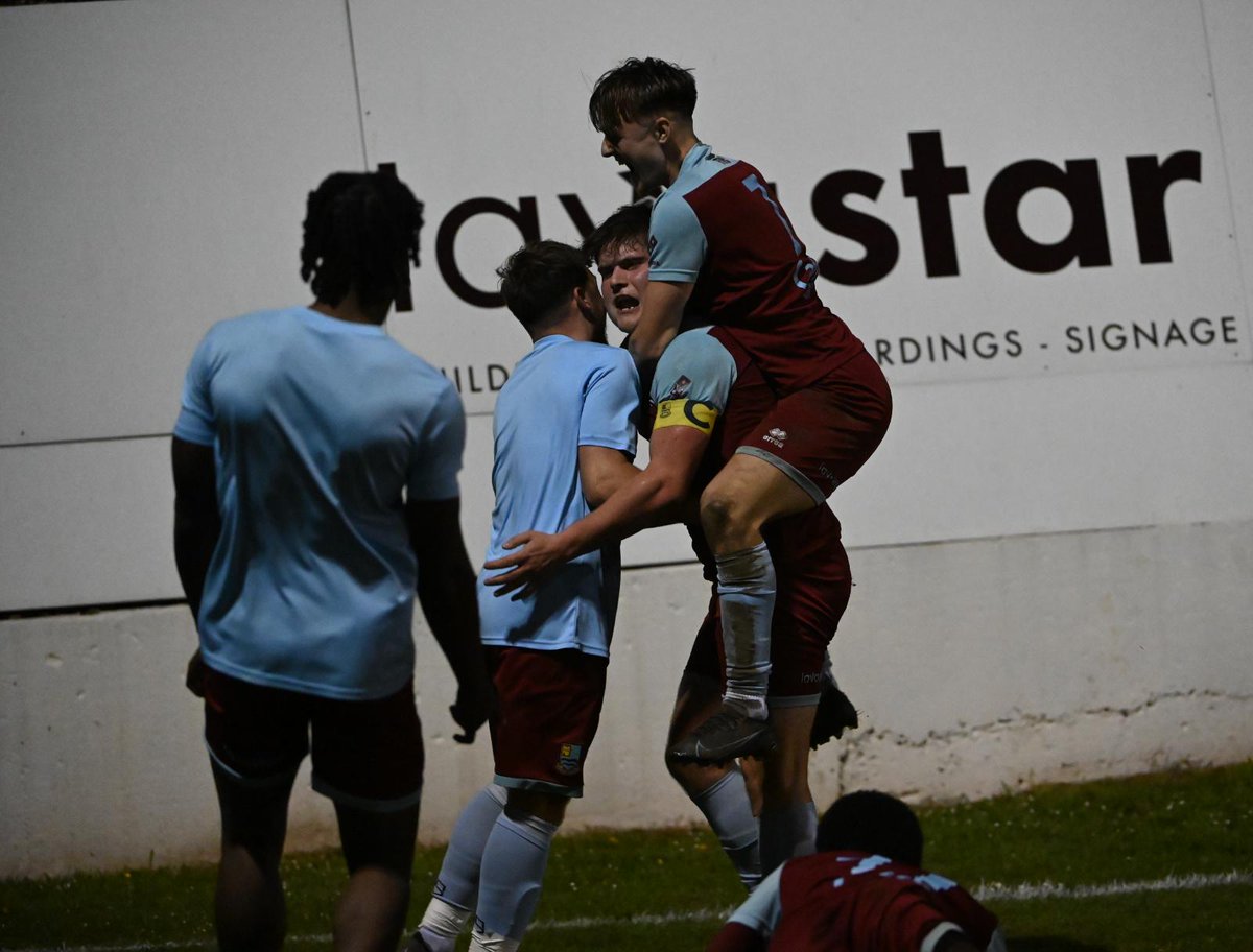 FarnhamTownFC's tweet photo. THIS IS WHAT IT MEANS!β½ https://t.co/R8A35IBPUf