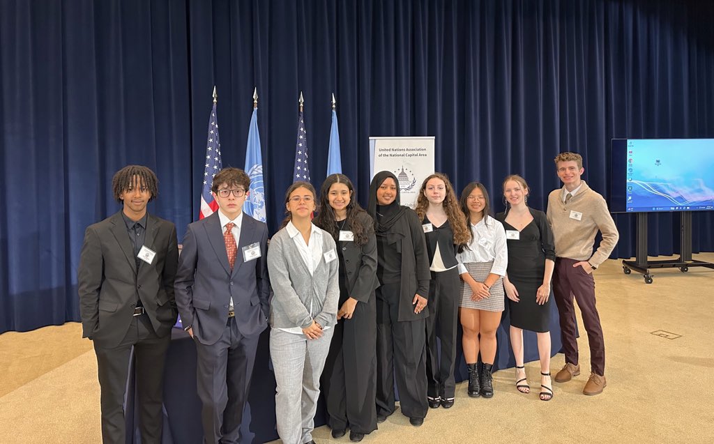 So proud of our @FCPSHayfieldSS Model UN kids for repping our school at the US State Department today!