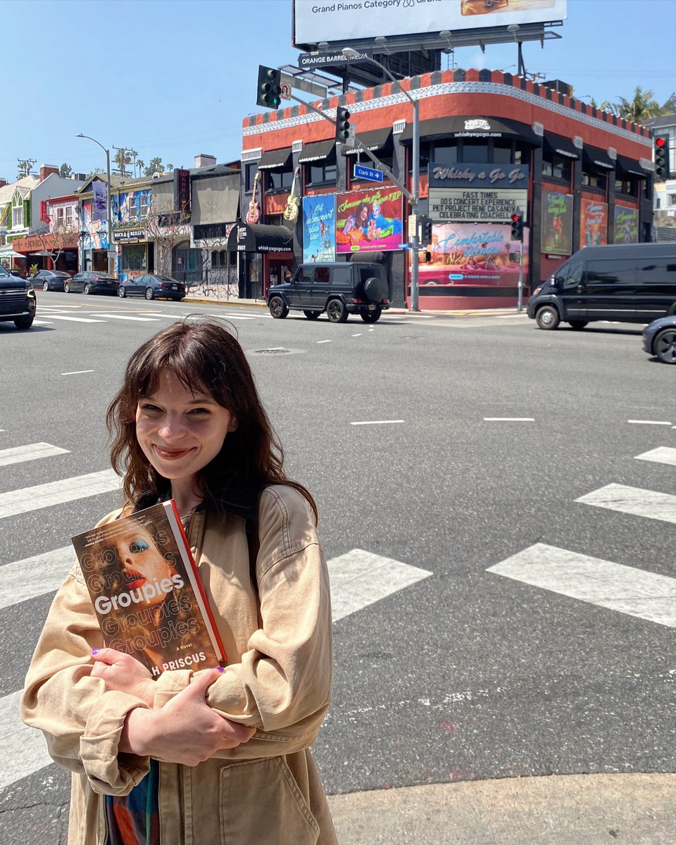 sarahpriscus's tweet photo. took Groupies on a walking tour of some key locations because I am always my own biggest insufferable fan 🖤 https://t.co/MTxeMVN4pT