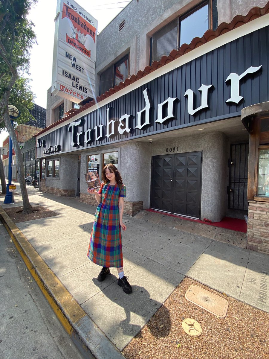 sarahpriscus's tweet photo. took Groupies on a walking tour of some key locations because I am always my own biggest insufferable fan 🖤 https://t.co/MTxeMVN4pT