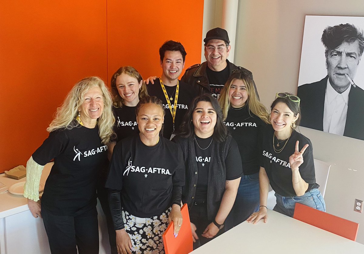 KCRW SAG-AFTRA Unit members are heading to the negotiation table this Monday for our second collective bargaining contract!

Watch this space and stand with us as we fight for fair wages &amp; protections.
 📻✊ #WeMakeKCRW