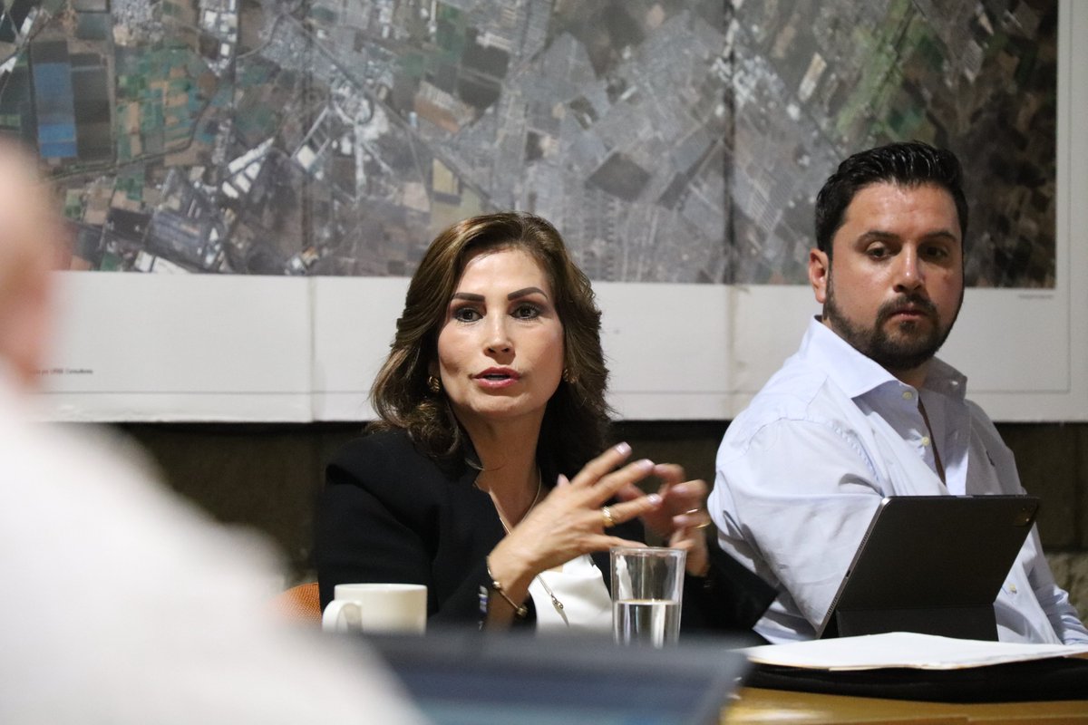 Implan_Leon's tweet photo. Continuando con el trabajo interno del Consejo Rector, hoy sesionaron los grupos de trabajo
-Seguridad y Prevención; y
-Vida digna y Desarrollo comunitario
Estas mesas se suman al ejercicio de comparativa de ciudades que se realizará para integrar la visión León 450 🦁. https://t.co/mVyv54xfi7