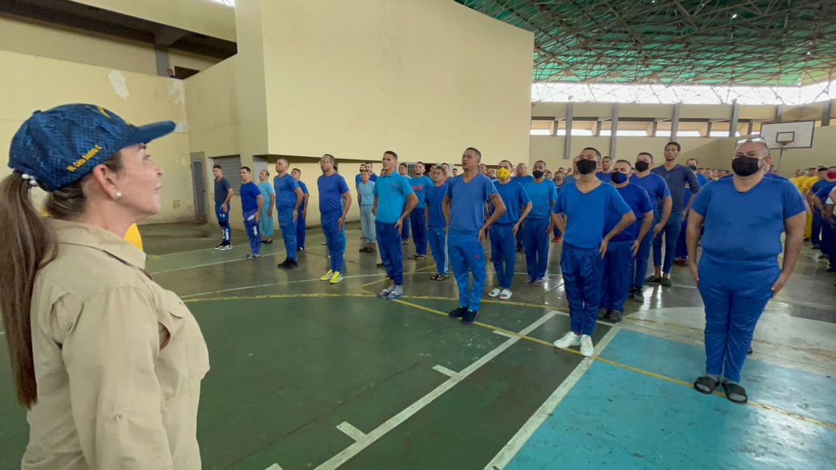 Derecho_paz's tweet photo. Nos mantenemos en despliegue por los centros penitenciarios del país para brindar respuesta a los requerimientos de población penitenciaria, según lo instruído por el Pdte. @NicolasMaduro en su 4ta Línea de Trabajo por la Seguridad de la Nación y la Garantía de la Justicia https://t.co/drkipCO8Lm