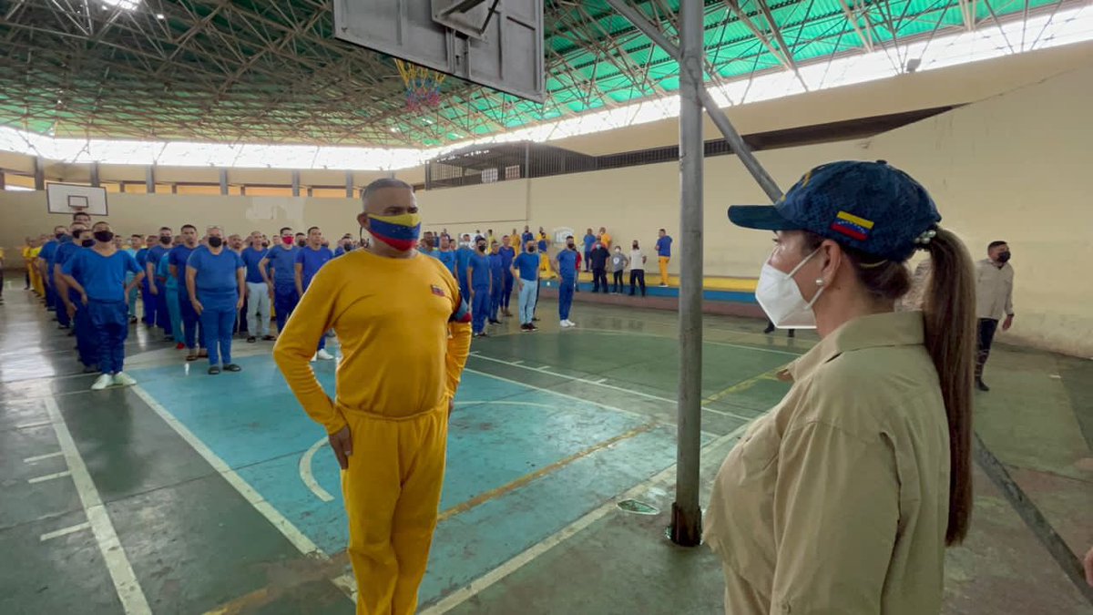 Derecho_paz's tweet photo. Nos mantenemos en despliegue por los centros penitenciarios del país para brindar respuesta a los requerimientos de población penitenciaria, según lo instruído por el Pdte. @NicolasMaduro en su 4ta Línea de Trabajo por la Seguridad de la Nación y la Garantía de la Justicia https://t.co/drkipCO8Lm