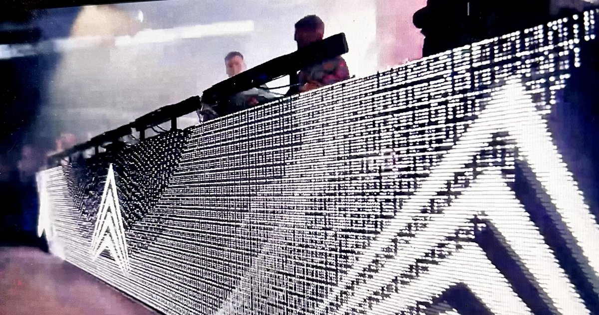 nelly loriaux tweet media