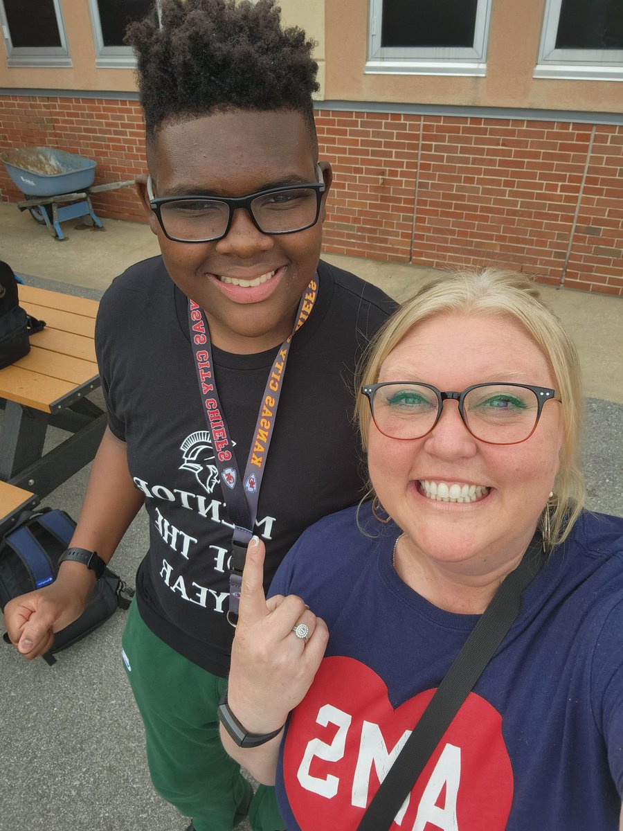 EmilyELA0127's tweet photo. This kiddo has made so much personal growth over the past 2 years. He has worked hard in his classes and has been a positive role model. I'm proud to introduce my first "Mentor of the Year" #mentoroftheyear @AntiochMS https://t.co/GAGoADpu2p