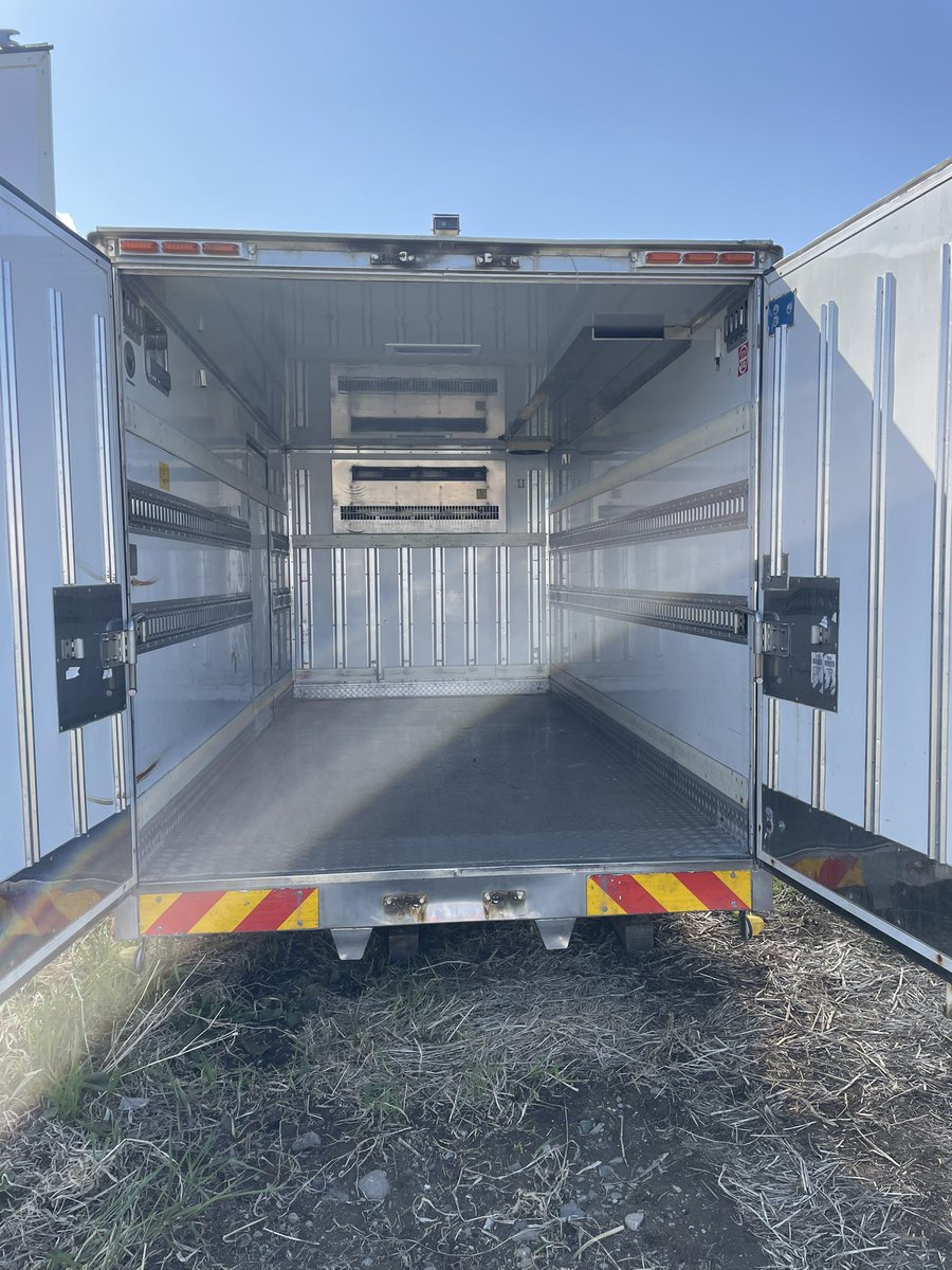 g1126197's tweet photo. 札幌圏で倉庫借りたい
倉庫買いたい方
ご相談ください
ご希望のサイズ在庫ない場合は探します https://t.co/9O5Fq1qfTj