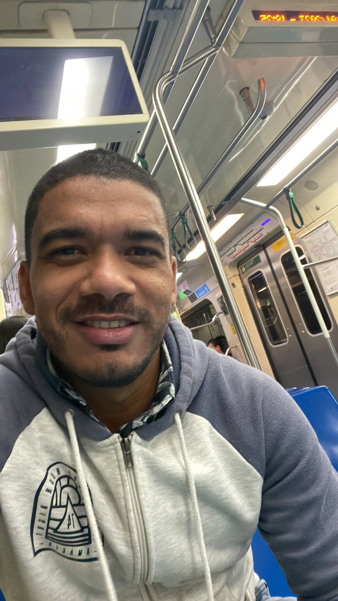AdrianoSoeiro1's tweet image. Uma selfie no #MetroSP