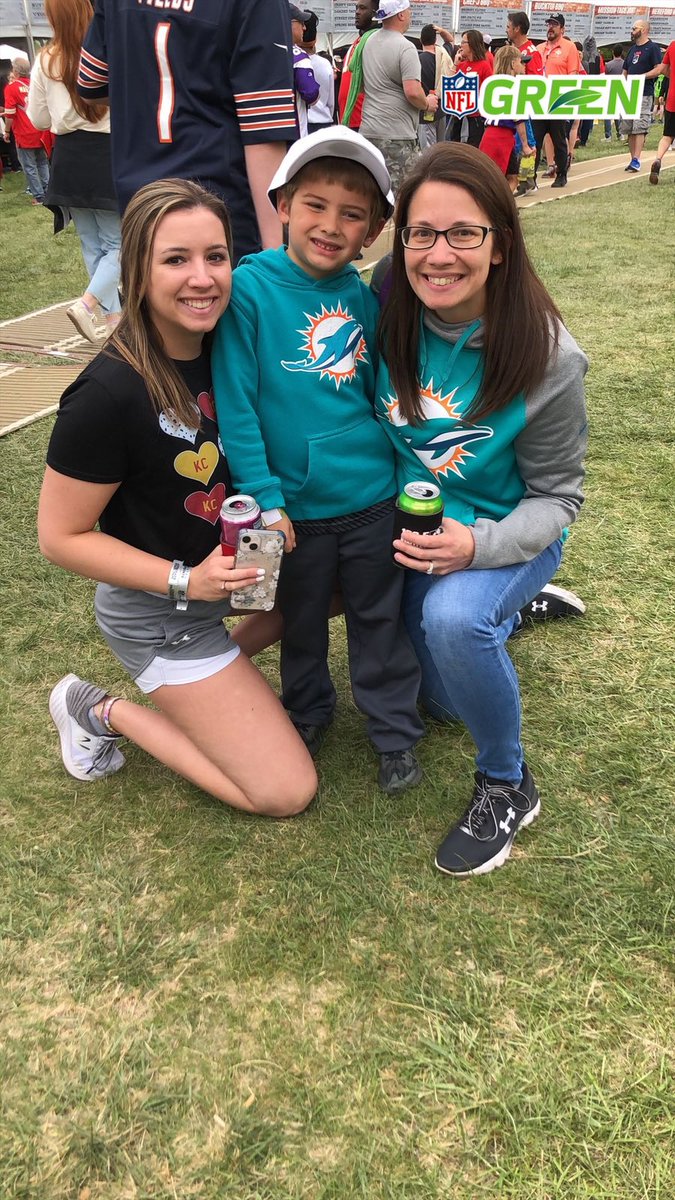 NFLGreen's tweet photo. Lincoln and his family from Kansas showed team spirit at the 2023 NFL Draft in Kansas City! Lincoln won an NFL Draft hat and Verizon planted 20 trees to honor Lincoln and their team @VerizonGreen @NFL345 #NFLDraft #NFLDraft2023 #NFLGreen https://t.co/4iYa2clOHm