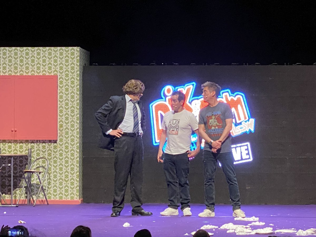 Saw <a href="/DIHarryBatt/">D.I. Harry Batt</a> and <a href="/dickndom/">Dick and Dom</a> @DaBungalowClips live in Northampton tonight. Surreal. Brilliant. Hilarious. Childhood icons.