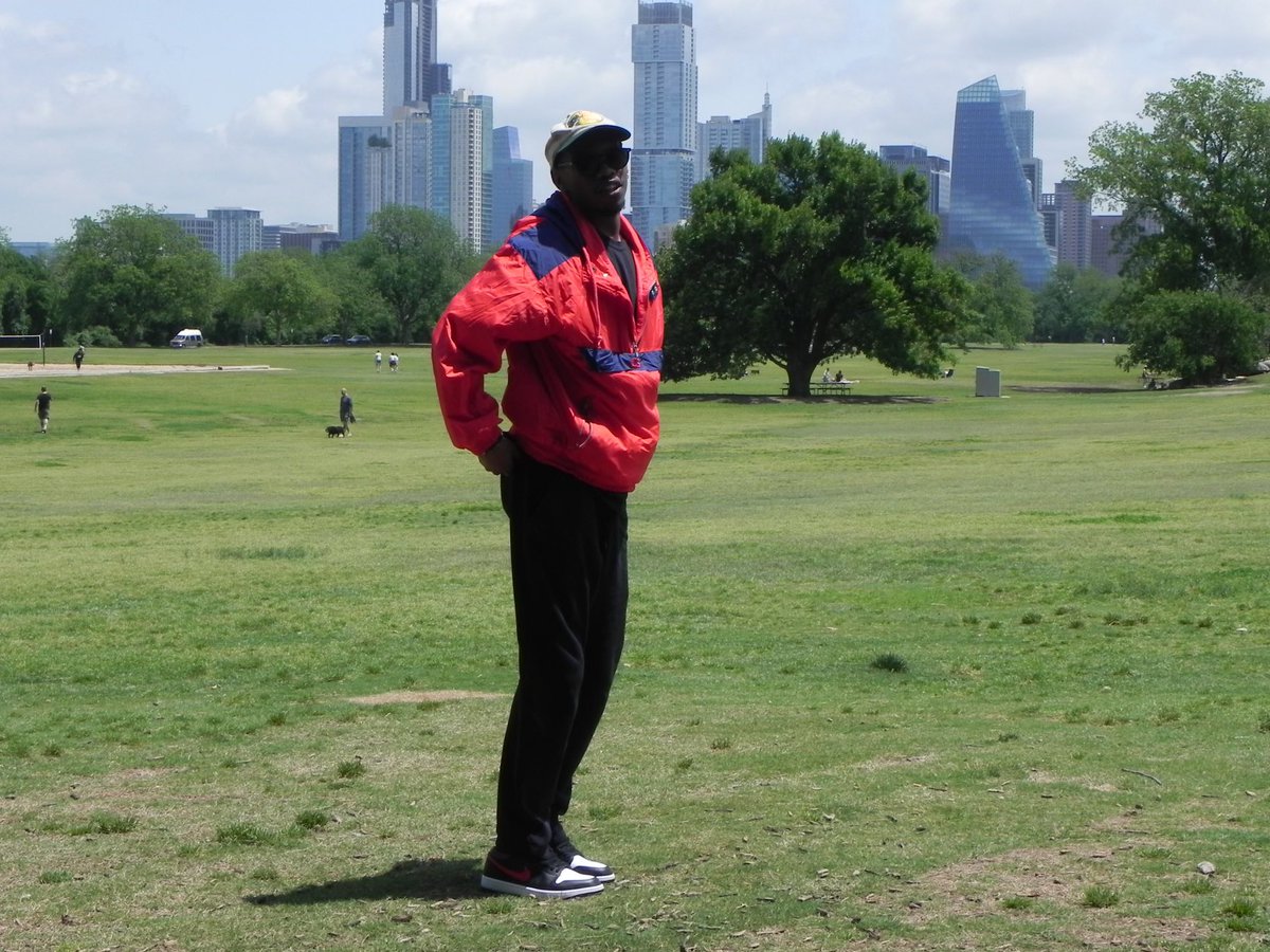 RobMM3's tweet photo. Light stretching in Austin https://t.co/dVeaoMzEBH