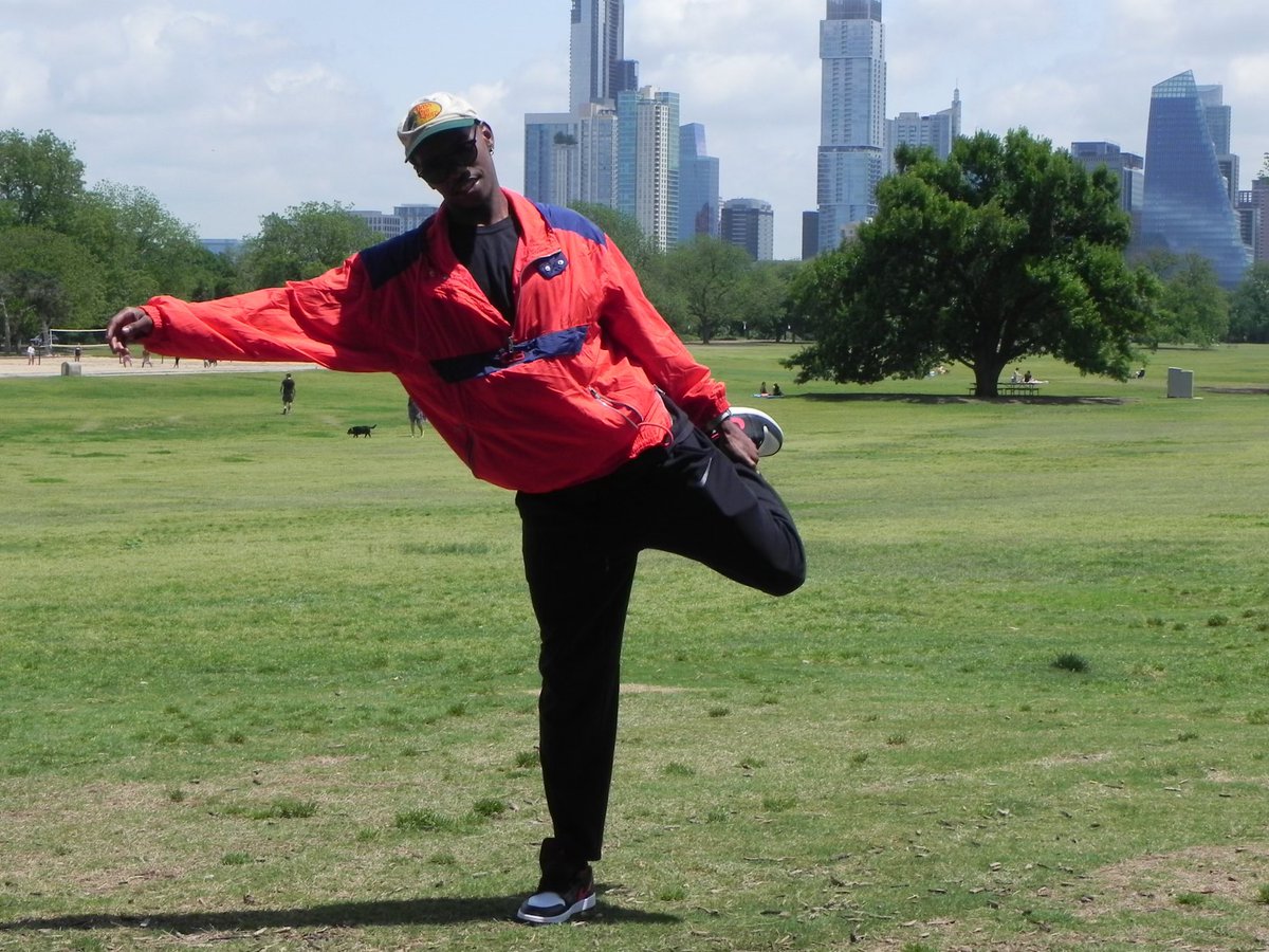 RobMM3's tweet photo. Light stretching in Austin https://t.co/dVeaoMzEBH