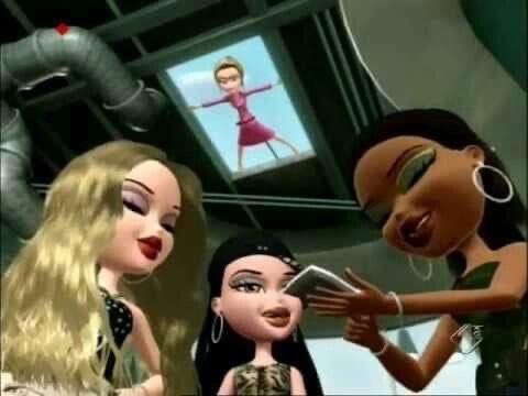 - Yo diciéndole a todo el mundo que soy de todo menos chismosa

Yo 5 min después viendo los teléfonos de otras personas: