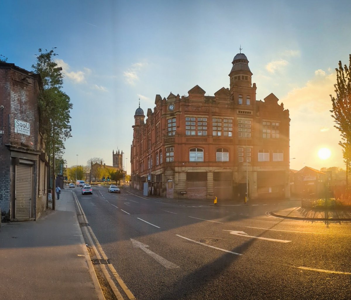 A very pleasant sunset in Salford tonight behind the former Queens Park Motors.
Eagle-eyed Smiths fans amongst you will have immediately noted I was stood pretty close to the (long since demolished) Albert Finney shop the band once famously posed in front of.