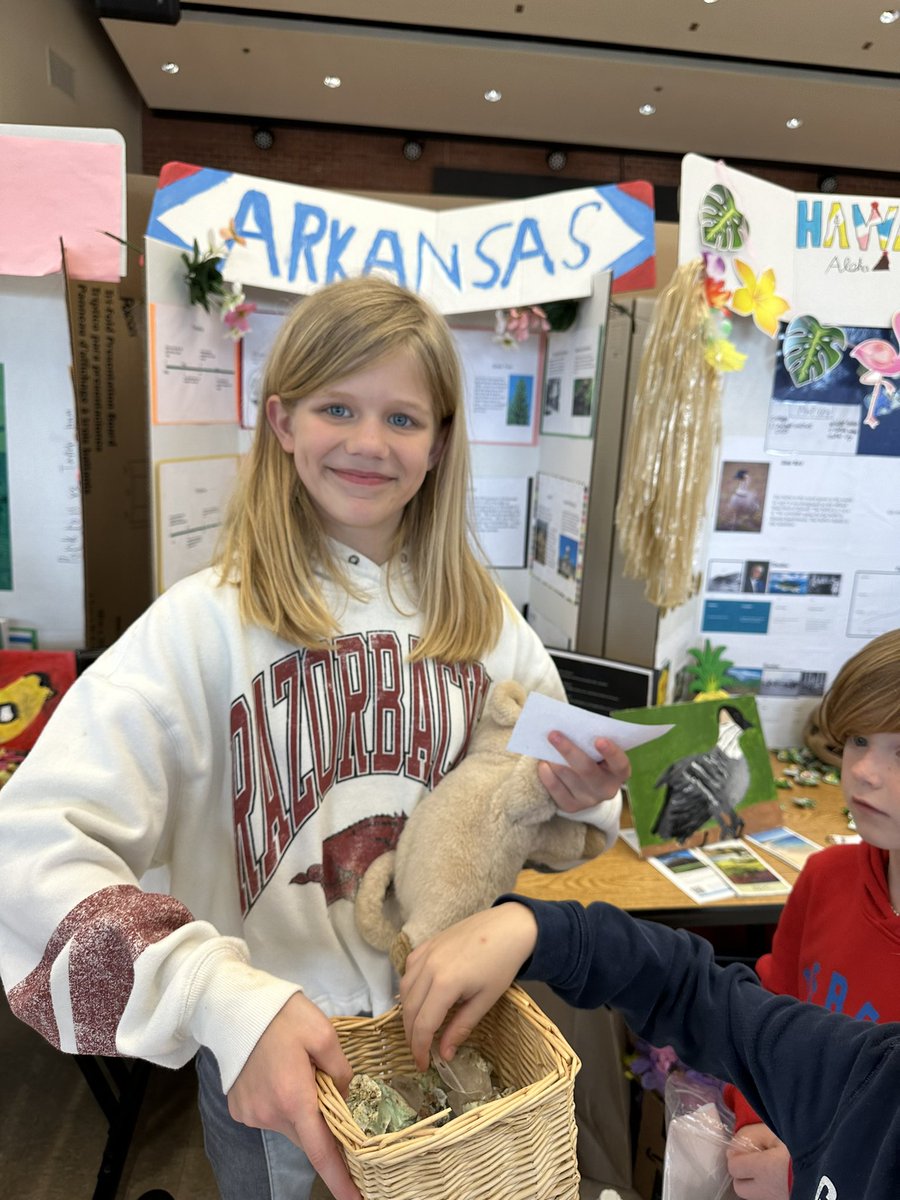 mpowell_gses's tweet photo. Sou proud of these 3rd grade friends and their States Fair projects. They did an AMAZING job!! @gsesdallas https://t.co/Dh9zkPIbOQ