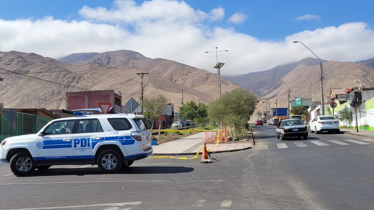 loa_toco's tweet photo. PDI investiga homicidio frustrado que dejo a una persona con heridas graves en Tocopilla.

El hecho ocurrió en horas de esta madrugada en la intersección de avenida 18 de Septiembre con Orella https://t.co/brzX4bkvwg