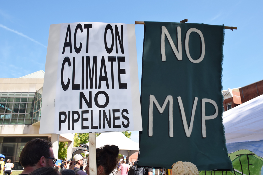 geoyapti's tweet photo. I've been in a horrible mood recently because of U of R's methane addiction ๐ฅ๐ท๏ธ
A high point of my week was recording a #ClimateCrisis #EnergyViolence podcast with @PipelineImpacts discussing gas industry deceptions. Thanks @lsarpp @FracTracker for hosting!
#NoMVP #NoVRP https://t.co/EK0HWDtEet