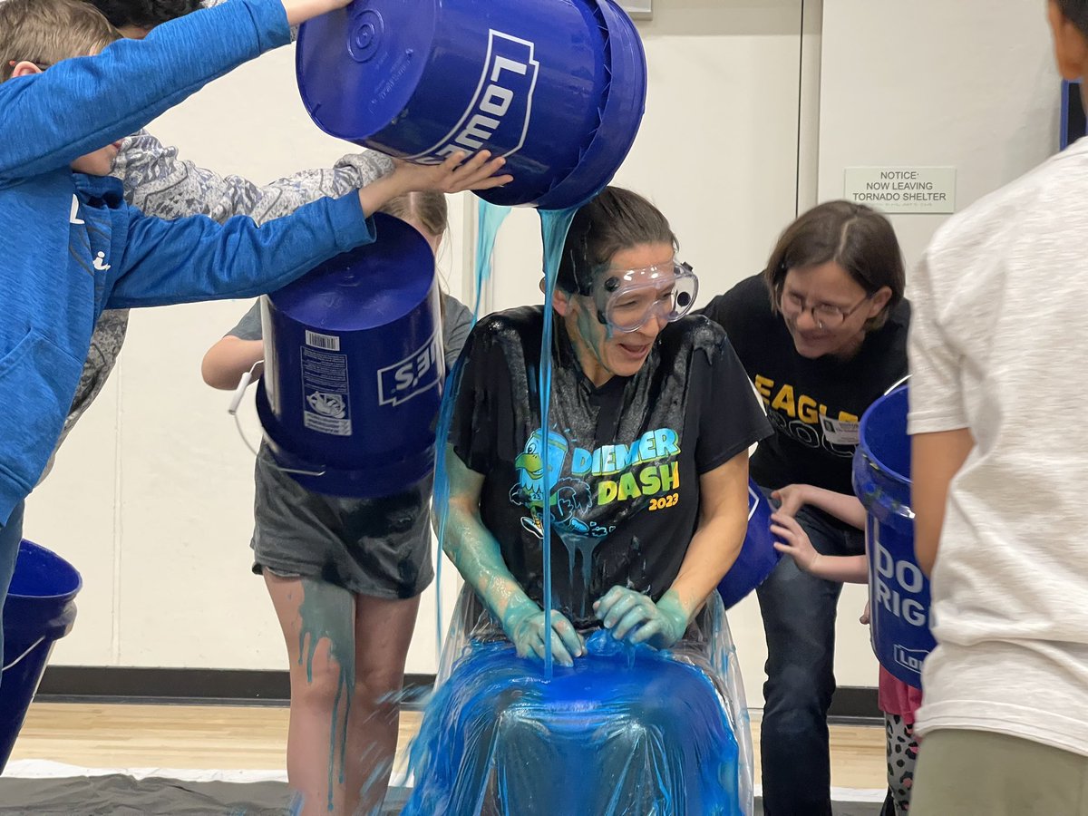 brpumphrey's tweet photo. Got to celebrate effort on the state assessments, wrap up Music (March) Madness, reward students for raising money through our Diemer Dash - and overall just have a fun fun ending to the week! @diemer_pta @DiemerEagles https://t.co/UfbJYGpNPz