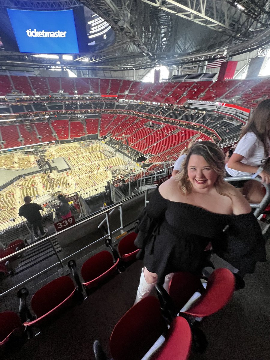 Kyra_Cochran's tweet photo. Still bejeweled in section. 339 row 10 seats 3-5 for my 30th birthday! #nice #AtlantaTSTheErasTour @taylornation13 @taylorswift13 https://t.co/sG5tryMHBE