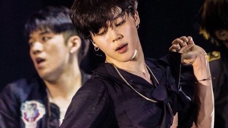 kookwolf's tweet photo. #jikookau | 🫀

Aonde Jeon Jungkook é um cantor famoso e casado com uma modelo mundialmente conhecida, porém, se vê completamente apaixonado pelo seu novo dançarino, Park Jimin. https://t.co/rCWq8zPxg5