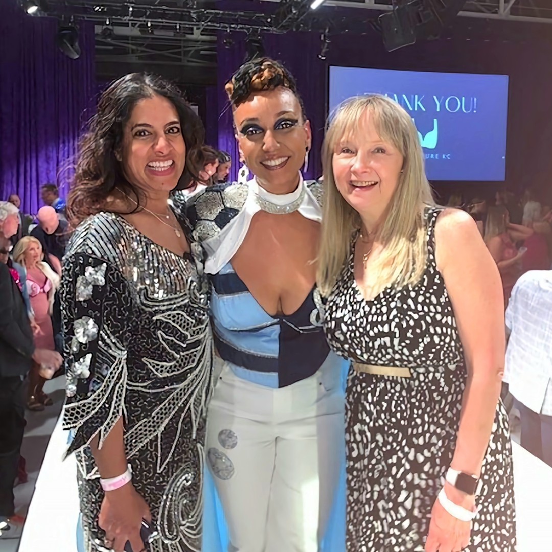 KUPlasticRes's tweet image. KU Plastic Surgery was dressed to impress for the Annual Bra Couture KC annual event! We are thrilled to participate in such a fantastic events that will directly impact our Kansas City community!
#KUHospital #KUCancerCenter #BraCoutureKansasCity #PlasticSurgery #KansasCity