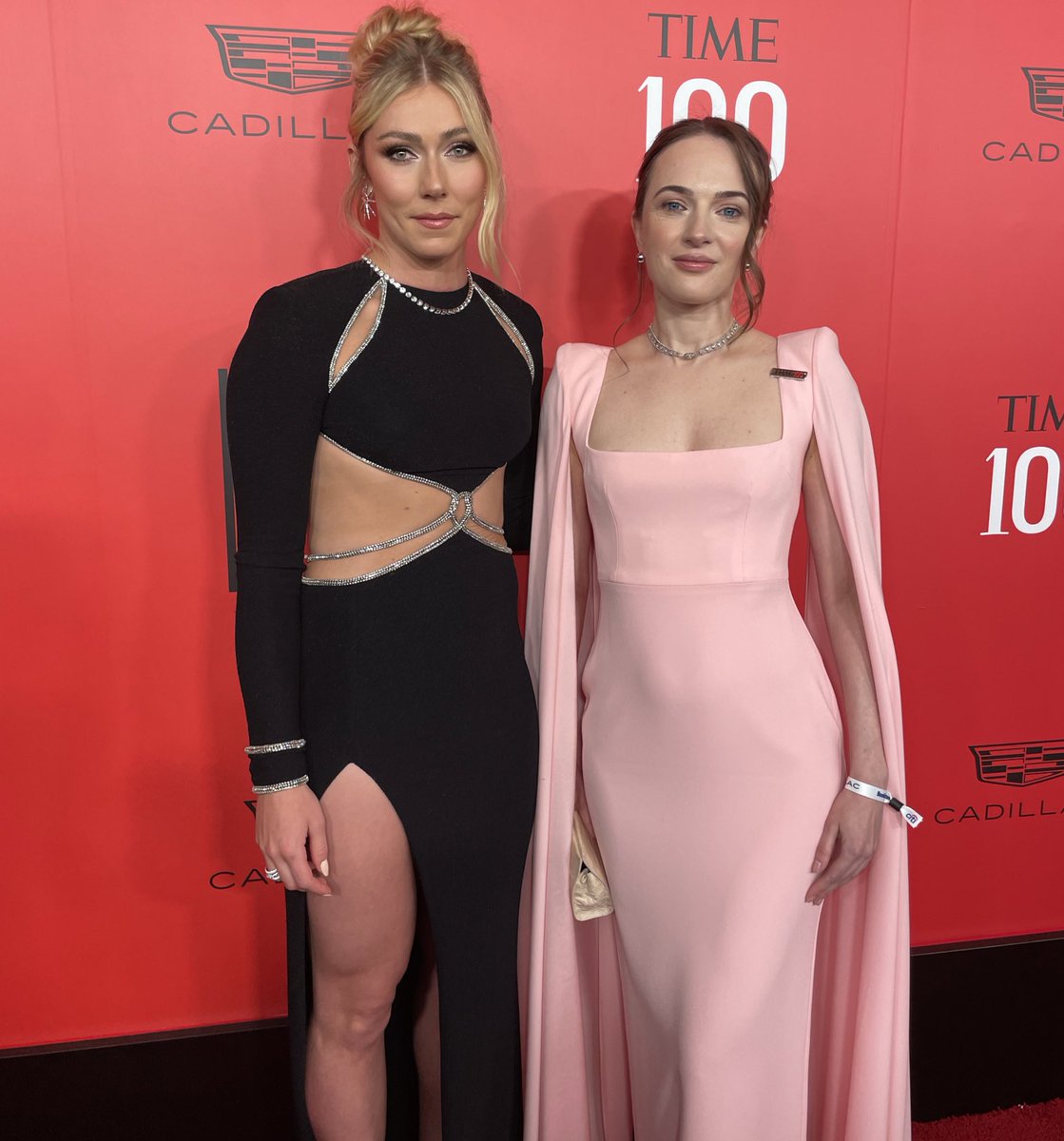 MikaelaShiffrin's tweet photo. Literally became speechless the other night at the #TIME100 gala meeting this incredibly inspiring woman - Ukranian human rights lawyer and Nobel Peace Prize recipient @avalaina.
@TIME https://t.co/0RbzETqUWG