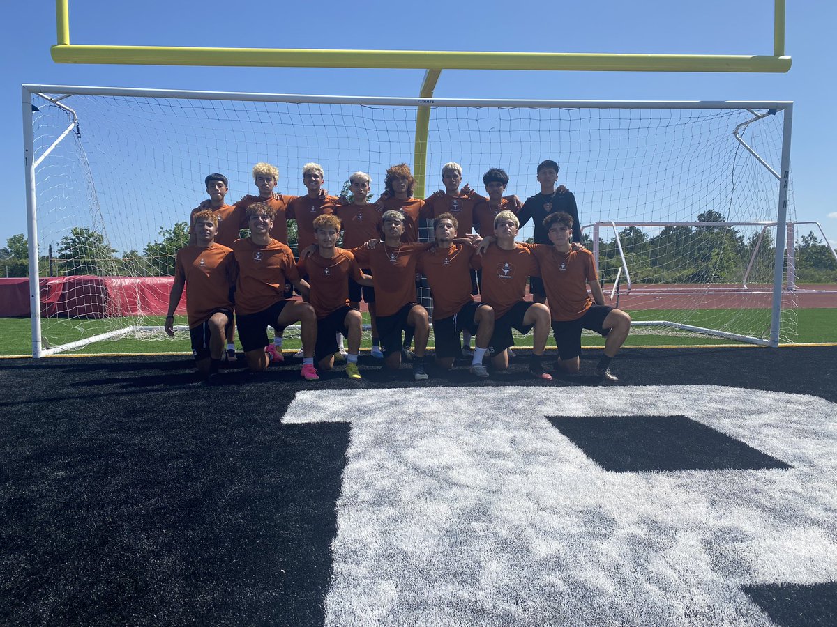 DobieBoysSoccer's tweet photo. 2️⃣0️⃣2️⃣4️⃣🐂⚽️🤘 https://t.co/Obi2ZWDZBc