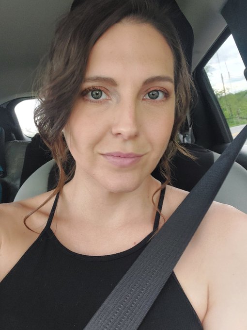 I love good lighting! Head on over to https://t.co/UvX9zqFvgX to see more of me in good &amp; bad lighting<a href="/tag/legs"class="tags"><span>#legs</span></a><a href="/tag/feet"class="tags"><span>#feet</span></a><a href="/tag/longhair"class="tags"><span>#longhair</span></a><a href="/tag/pantyhose"class="tags"><span>#pantyhose</span></a>