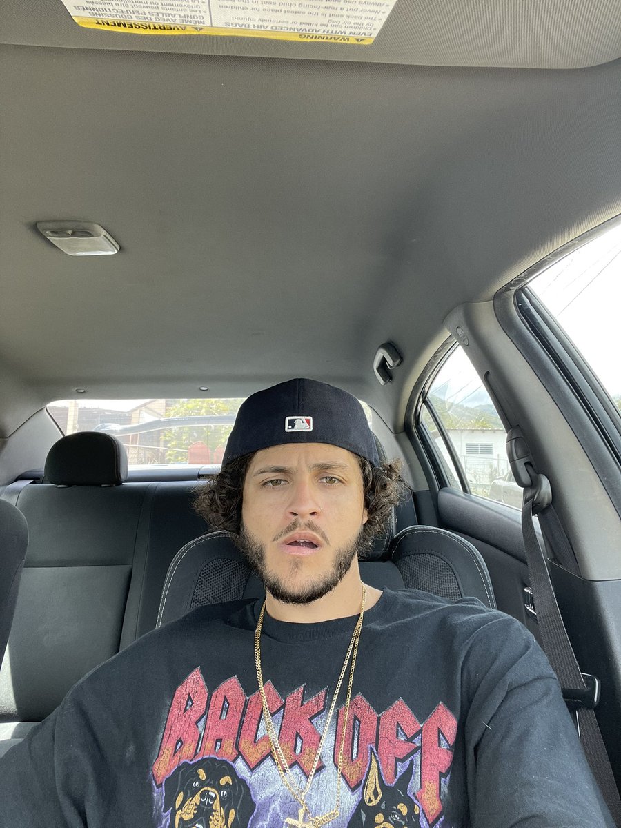 bengocheapr's tweet photo. ESTABA ESCUCHANDO UNOS TEMITAS NUEVOS MÍOS EN ESE MOMENTO 🔇 https://t.co/BuOZ9mveA0