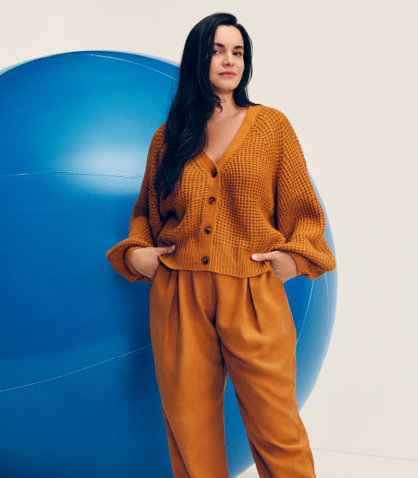 Hering_Oficial's tweet photo. #RenataVanzetto passando pela sua telinha cheia de elegância com seu #LookHering 😮💨🧡 Uma ótima opção pra presentear sua mãe, não? 💫 https://t.co/e1LGVlw63K https://t.co/NnP3WRKVIU
