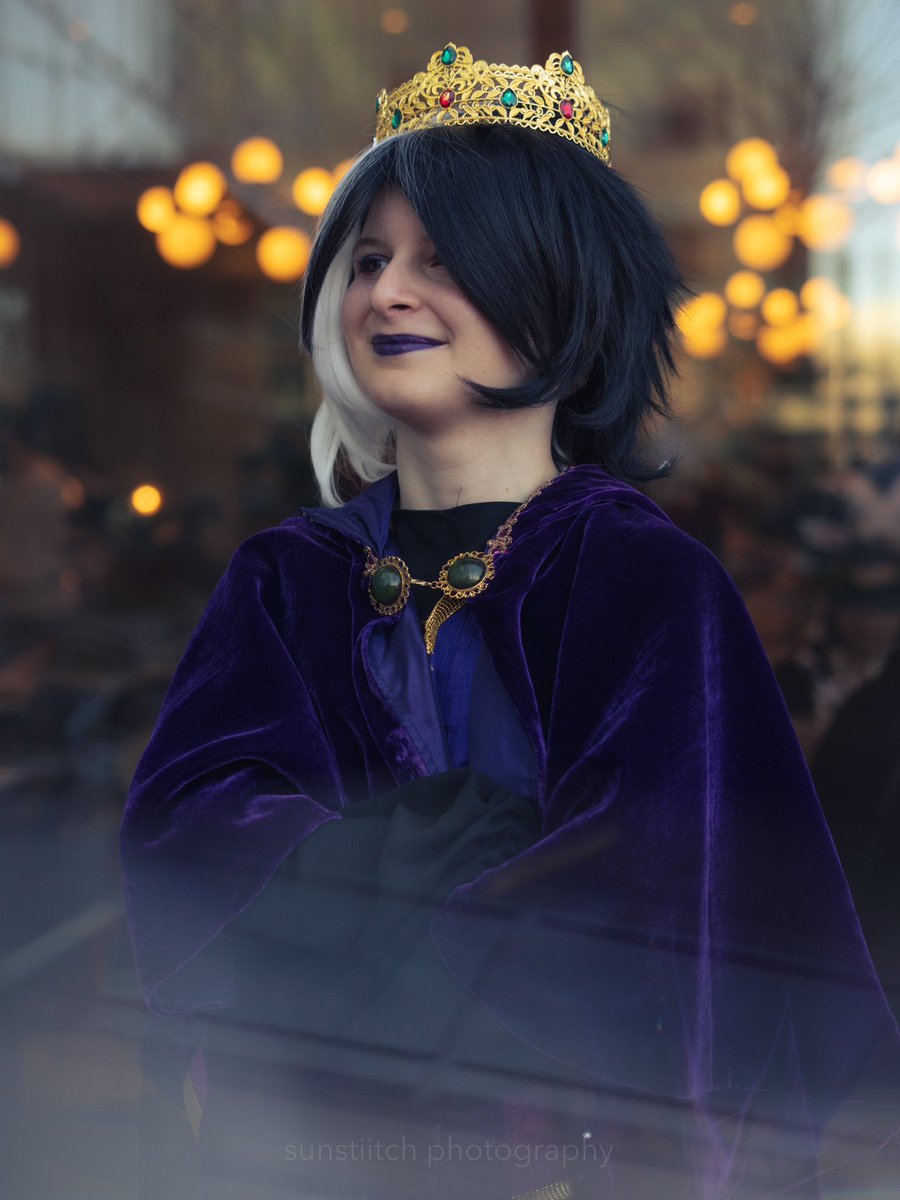 CWSeidman's tweet photo. “If the crown fits, wear it.”

Kiddo literally ruled in their original design of Prince Ranboo!

📸- @hobbitbrainrot 
👑- @Ranboosaysstuff 

#ranboocosplay #princeranboo https://t.co/nJ1bUB4LKi