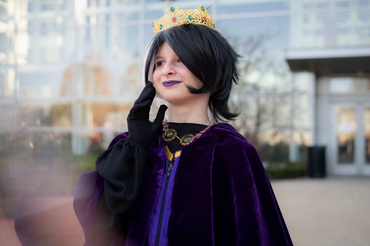 CWSeidman's tweet photo. “If the crown fits, wear it.”

Kiddo literally ruled in their original design of Prince Ranboo!

📸- @hobbitbrainrot 
👑- @Ranboosaysstuff 

#ranboocosplay #princeranboo https://t.co/nJ1bUB4LKi