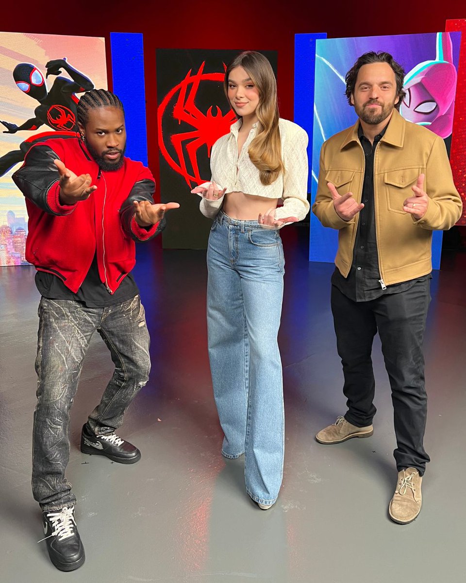 SpiderVerse's tweet photo. Shooting webs and promos with the #SpiderVerse cast. 🕸🎥 https://t.co/m6djwZ51hu