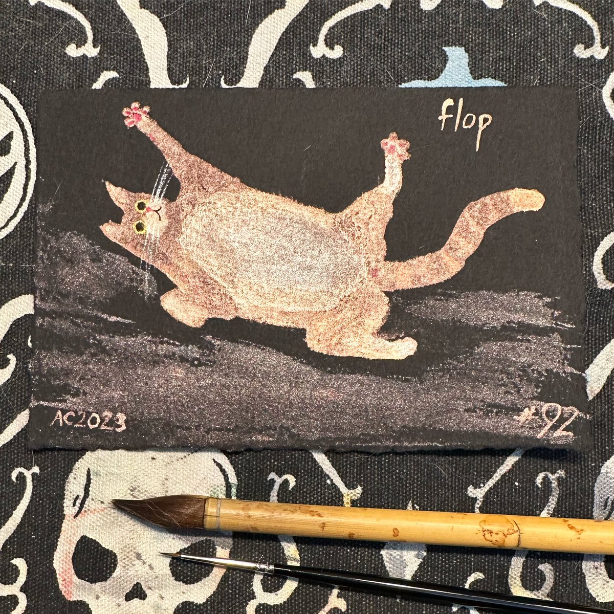 amysnotdeadyet's tweet photo. this orange idiot flopped himself over like jello with legs ๐งก๐ป #100cats no.92 is an absolute unit https://t.co/CkpY93MMbb