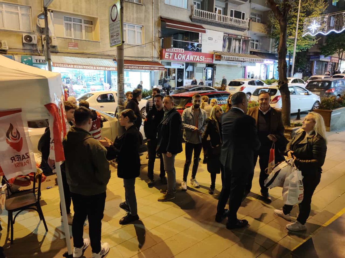 Rumeli Türkleri Pirlepeliler Kültür ve Dayanışma Derneği ziyaretimizin ardından Bayrampaşa İlçe teşkilatımızla birlikte sahadaydık. Kimin elini sıksak güleryüzüyle karşılaşıyoruz. İyi ki varsınız.
Zafer Yakın🇹🇷

<a href="/HakanAksit34/">Hakan Akşit</a> @sedat_czyrloglu <a href="/DrTansuKucuk/">Prof.Dr.Tansu Küçük</a>